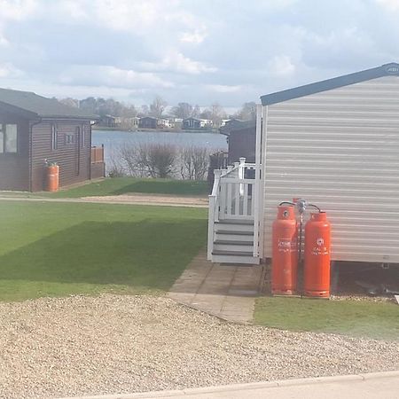 Ksr Hot Tub Holiday Home At Tattershall Lakes 外观 照片