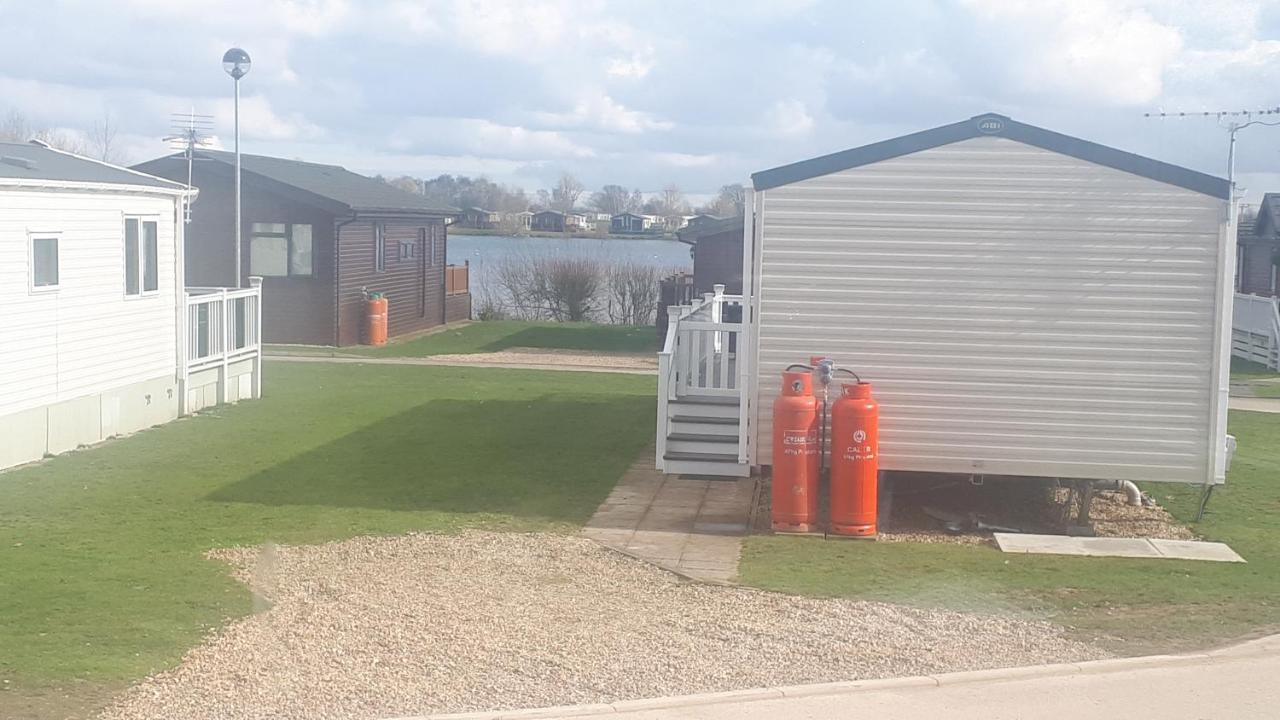 Ksr Hot Tub Holiday Home At Tattershall Lakes 外观 照片