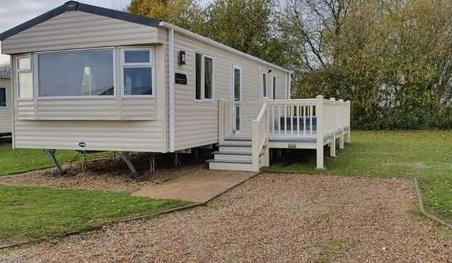 Ksr Hot Tub Holiday Home At Tattershall Lakes 外观 照片